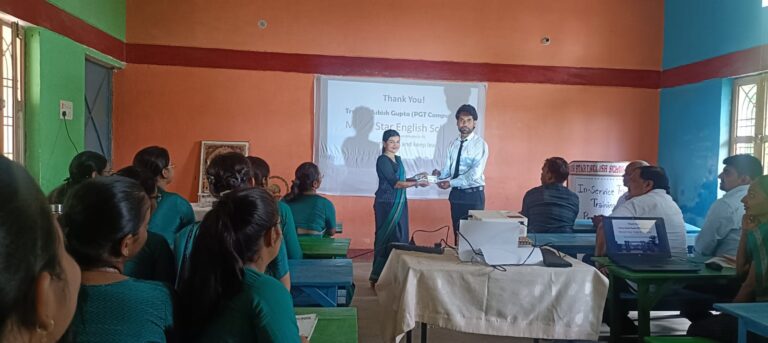 मून स्टार इंग्लिश स्कूल में दो दिवसीय शिक्षक प्रशिक्षण कार्यक्रम का आयोजन, पहले दिन AI और NEP 2020 पर रही विशेष चर्चा.