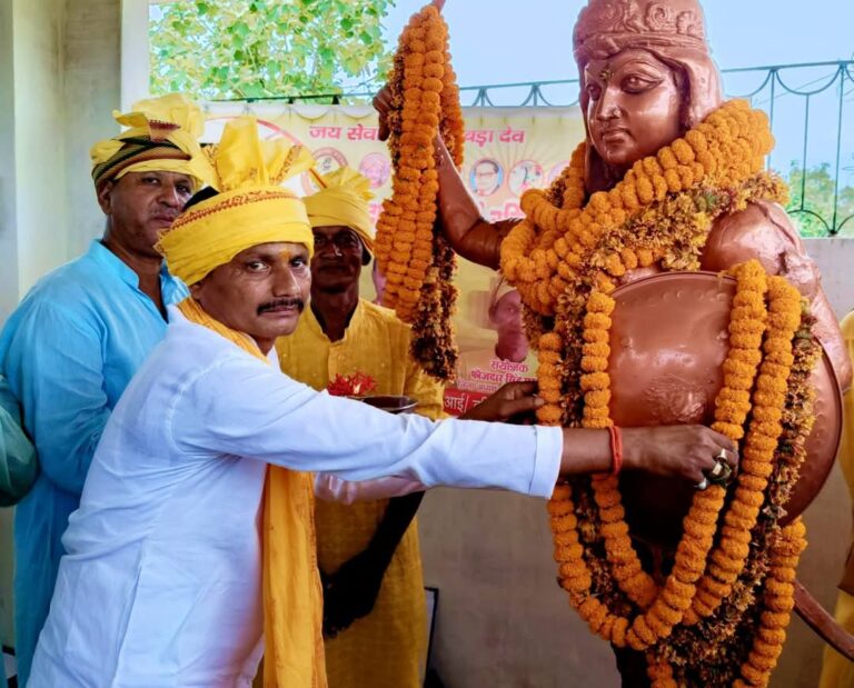 वीरांगना महारानी दुर्गावती का शहादत दिवस मल्लदेवा में श्रद्धा और सम्मान के साथ मनाया गया.