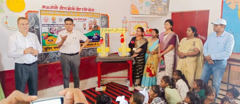 Sonbhadra News: लोढ़ी समर कैम्प का नोडल अधिकारी/ग्राम विकास आयुक्त द्वारा निरीक्षण