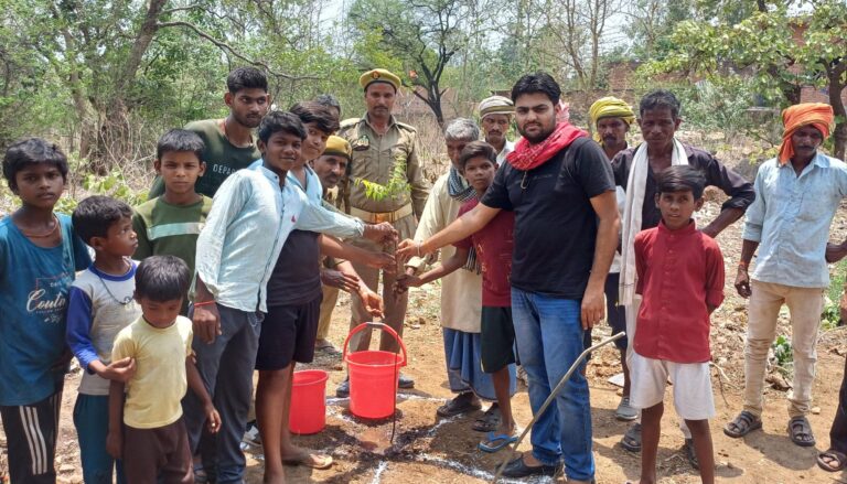 Sonbhadra News: विश्व पर्यावरण दिवस पर “एक पेड़ मां के नाम” अभियान के तहत वृक्षारोपण