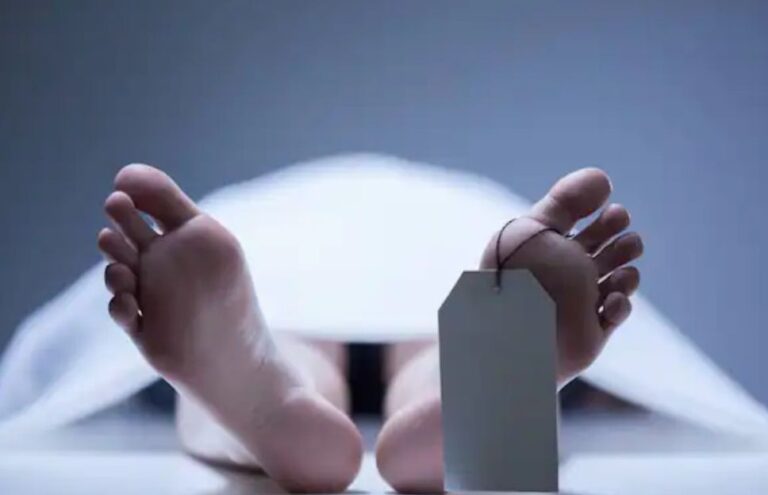 Sonbhadra News: झाड़ियों में महुअरिया रेलवे स्टेशन के पास मिला अधेड़ का शव