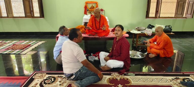 गुरु पूर्णिमा के अवसर पर योगी स्वामी श्यामानंद सरस्वती के आश्रम में हुआ विशेष कार्यक्रम।