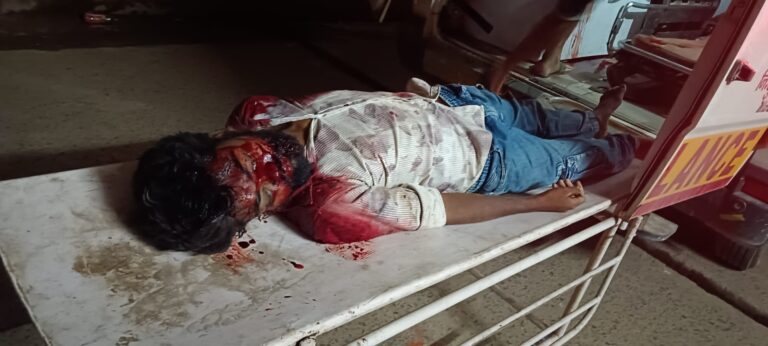 परासपानी में बाइक अनियंत्रित होकर पलटी, युवक की दर्दनाक मौत।