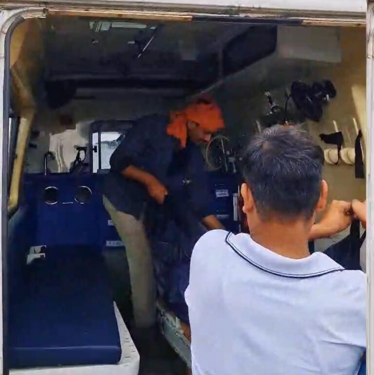 रेणुकूट में युवक ने ट्रेन से कट कर की आत्महत्या, सुसाइड नोट में बड़े भाई को ठहराया जिम्मेदार।