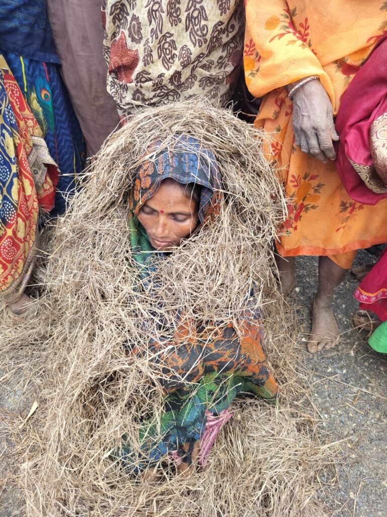 वज्रपात से सड़क मरम्मत में लगी तीन महिला श्रमिक झुलसी, खतरे से बाहर।