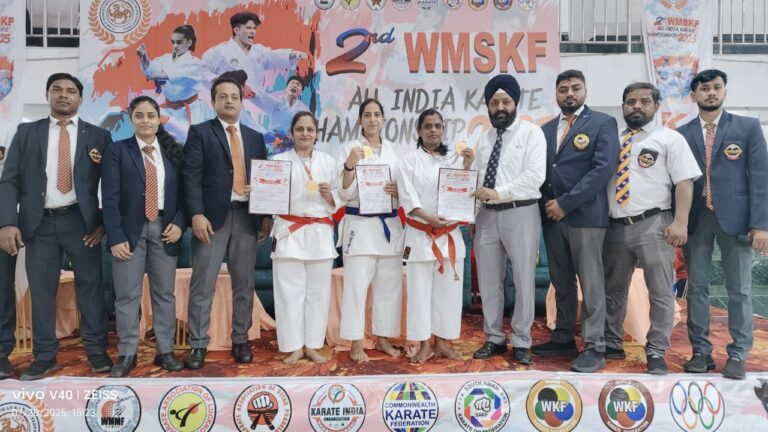 सोनभद्र न्यूज़:- कराटे खिलाड़ियों की लखनऊ में धमक, लक्ष्मी पाठक ने स्वर्ण पदक जीत कर बढ़ाया सोनभद्र जिले का मान।