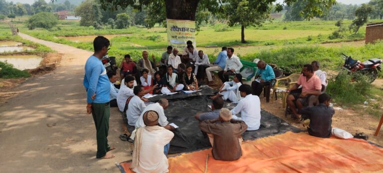 सरकारी कार्यक्रमों और शिक्षा व्यवस्था को मजबूत बनाने में करे सहयोग.
