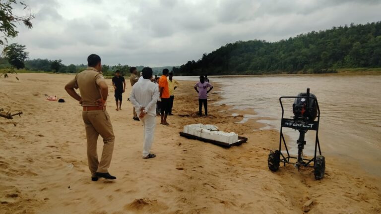 Sonbhadra News : अबाड़ी पिकनिक स्पॉट : नदी में डूबे युवक-युवती की मौत, 20 घंटे बाद मिला युवती का शव।