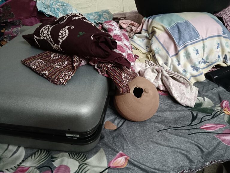 Duddhi : ताबड़तोड़ चोरी की घटना से दहशत, कपड़ा व्यवसायी के बाद मल्लदेवा में चोरों ने चोरी की घटना को दिया अंजाम।