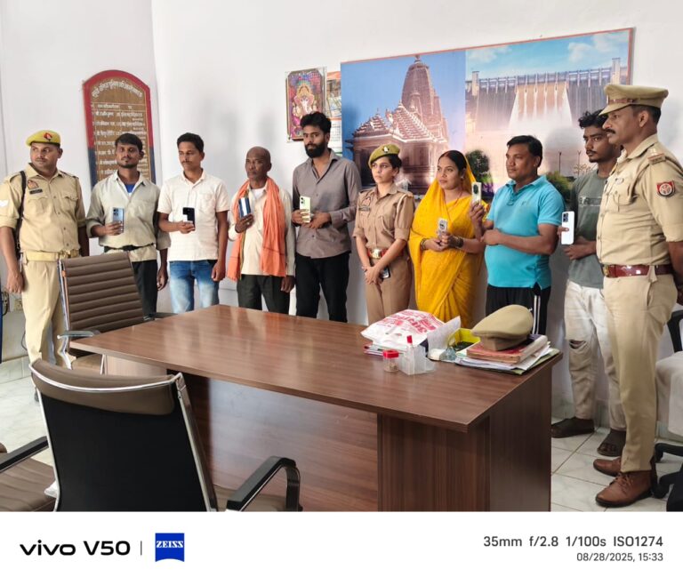 थाना पिपरी पुलिस की साइबर टीम को बड़ी सफलता, गुम हुए 7 मोबाइल मालिकों को किए गए सुपुर्द.