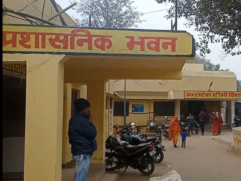 सिविल बार एसोसिएशन अध्यक्ष प्रभु सिंह एडवोकेट गाय बचाने में पत्नी संग गंभीर रूप से हुए चोटिल, जिलाअस्पताल रेफर.