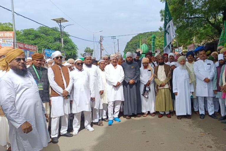 ईद-ए मिलादुन्नबी का जश्न में डूबा दुद्धी नगर।