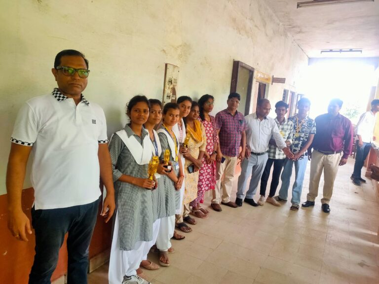 ” ओजोन दिवस ” के अवसर पर बी आर डी में भाषण प्रतियोगिता एवं संगोष्ठी का आयोजन , प्रथम स्थान मनीषा व अखिलेश द्वितीय स्थान संगीता व सिम्मी जबकि तृतीय स्थान पर पूजा एवं शिवम।