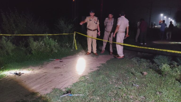 चोरी की घटना का खुलासा: 25,000 रुपये के इनामिया 02 शातिर बदमाश पुलिस मुठभेड़ में गिरफ्तार।