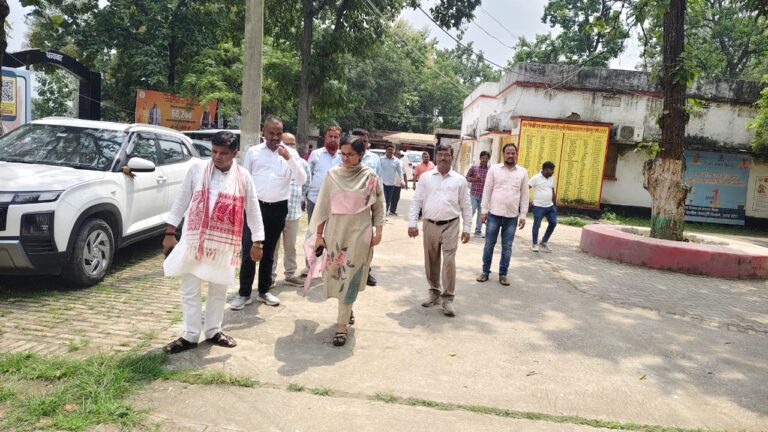 म्योरपुर ब्लॉक का सीडीओ ने किया निरीक्षण