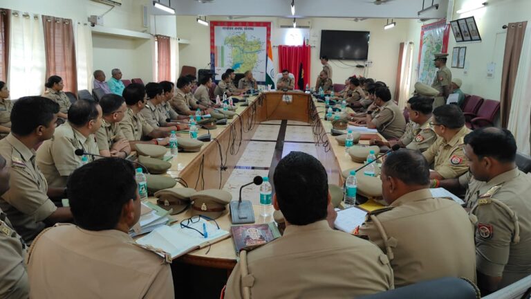 सोनभद्र: पुलिस अधीक्षक अभिषेक वर्मा की अध्यक्षता में क्राइम मीटिंग का आयोजन.
