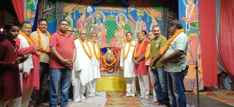 विधि विधान से मुकुट पूजा अर्चना के बाद चुर्क में रामलीला का भव्य शुभारंभ.