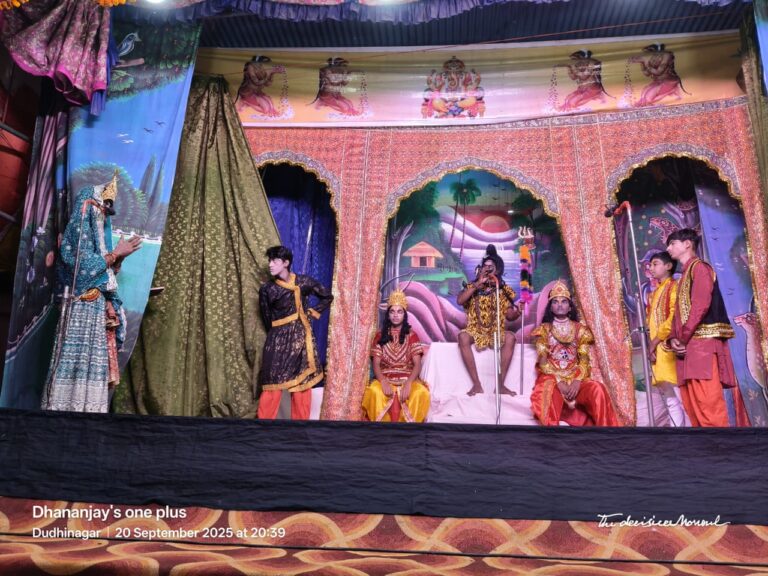 दुद्धी रामलीला में आज राजा जनक के दरबार में होगा “धनुष यज्ञ ” का भव्य आयोजन माता सीता को भगवान श्रीराम रूपी वर मिलेंगे. 