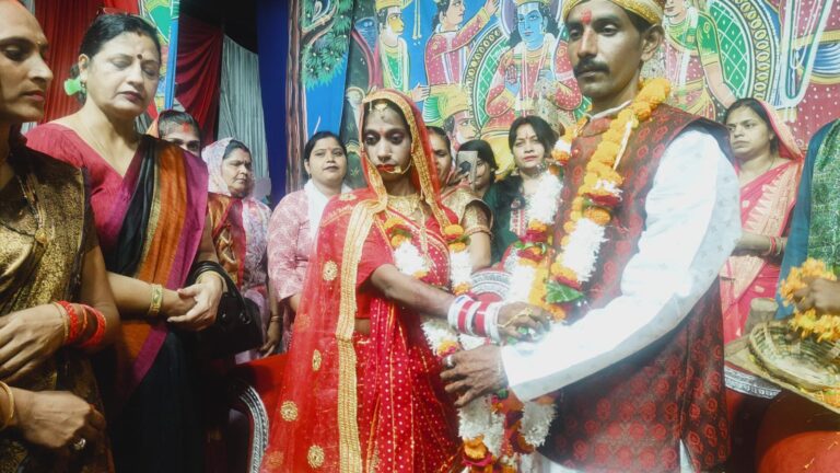 चुर्क में सीता स्वयंवर के अवसर पर रचाई गयी गरीब कन्या की शादी.