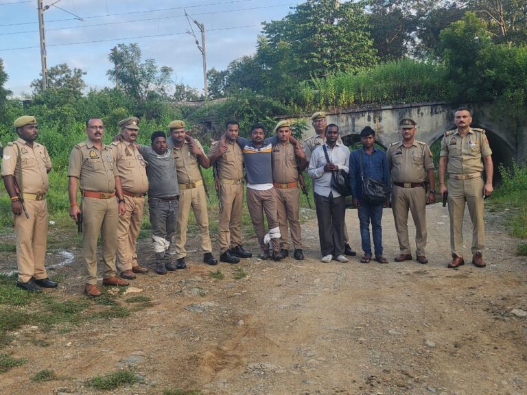 अनपरा पुलिस का बड़ा खुलासा: मुठभेड़ में चार शातिर बदमाश धराए, सोने की ज्वेलरी बरामद.