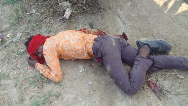 अनियंत्रित होकर गिरा बाइक सवार, घायल।