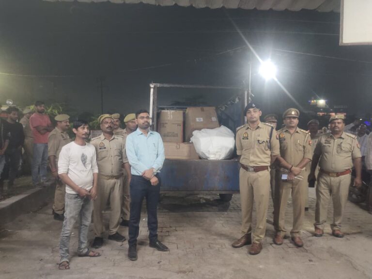 Sonbhadra News: ओबरा में अवैध पटाखों पर पुलिस का प्रहार, 2.85 लाख के पटाखे जब्त, एक गिरफ्तार