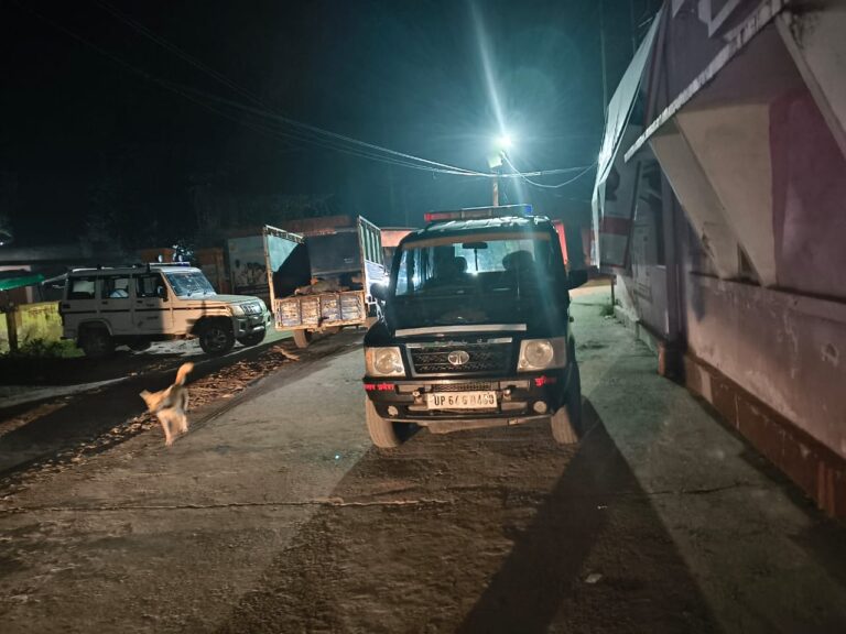 जुगैल सोनभद्र में नशा व तेज रफ्तार का कहर, पिकअप पलटने से 16 लोग घायल