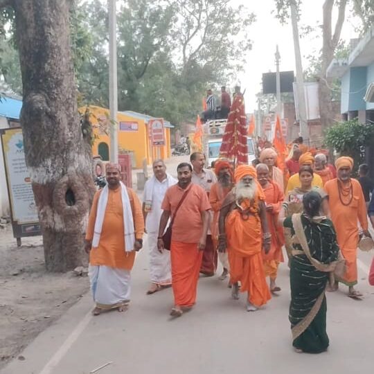 501 कन्याओं व महिलाओं द्वारा निकाली गई पांच कोसी भव्य कलश यात्रा.