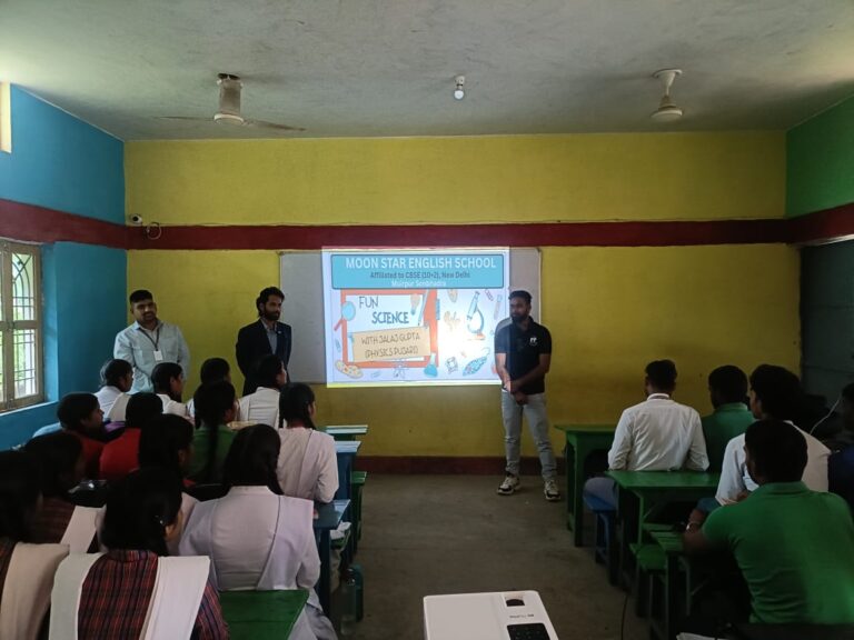 मून स्टार इंग्लिश स्कूल में एक दिवसीय विज्ञान वर्कशॉप, बच्चों ने सीखे रोचक प्रयोगों के रहस्य।