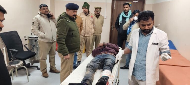 Sonbhadra News : दुमुही पुलिया के पास पुलिस-गोतस्कर मुठभेड़: दो गोतस्कर गोली लगने से घायल/गिरफ्तार, 16 गोवंश, असलहे व कारतूस बरामद