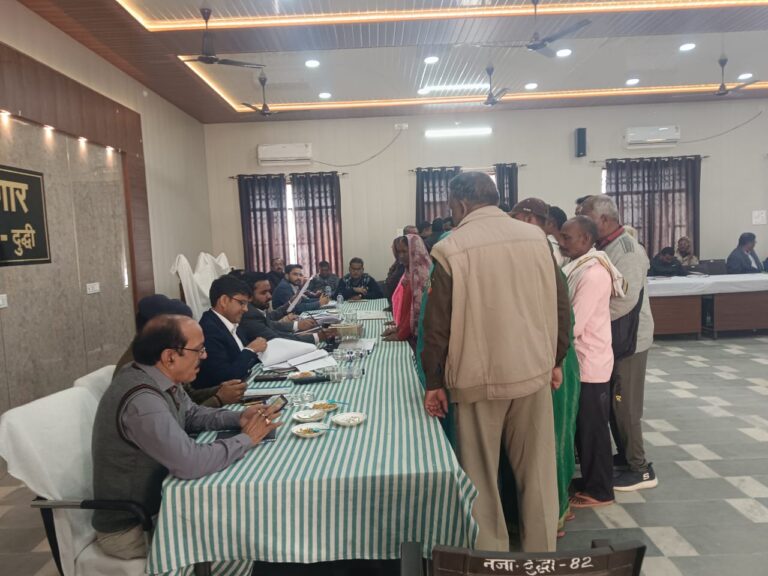 दुद्धी – संपूर्ण समाधान दिवस में 49 शिकायती प्रार्थना पत्र के सापेक्ष 2 का निस्तारण.