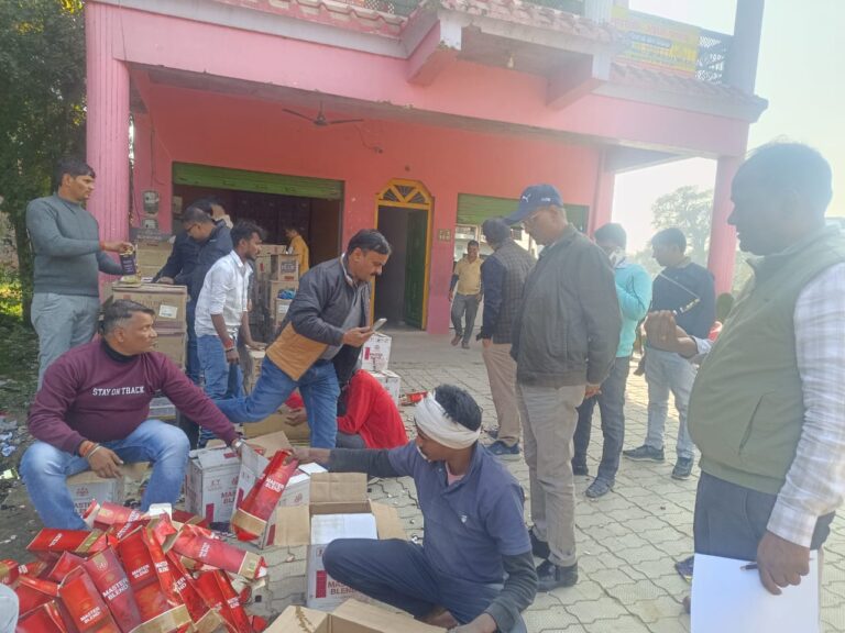 24 लाख रुपए की एक्सपायरी अंग्रेजी शराब किया गया नष्ट.