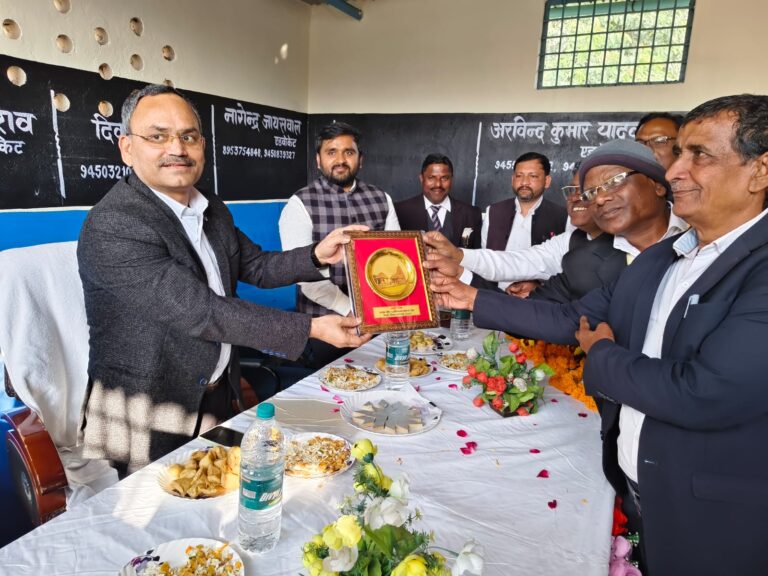 दुद्धी क्षेत्र में काम करने के लिए संवेदनशीलता जरूरी -डॉक्टर विश्राम.