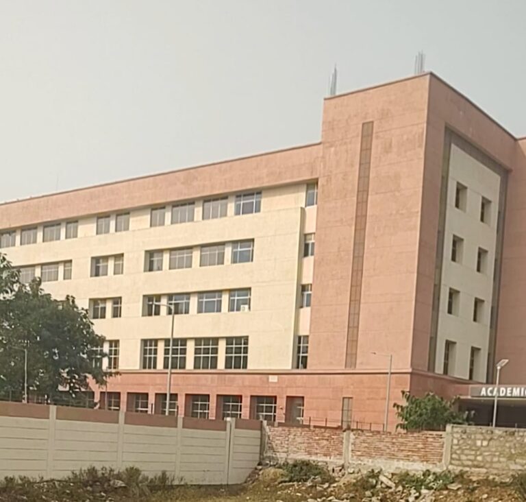 Sonbhadra News : फर्जी प्रमाण पत्र के सहारे मेडिकल कॉलेज में दाखिला, जांच में खुलासा.