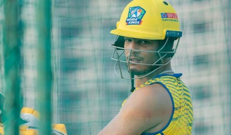 शिक्षामित्र के बेटे ने रचा इतिहास, IPL नीलामी में CSK ने 14.20 करोड़ में खरीदा प्रशांत वीर