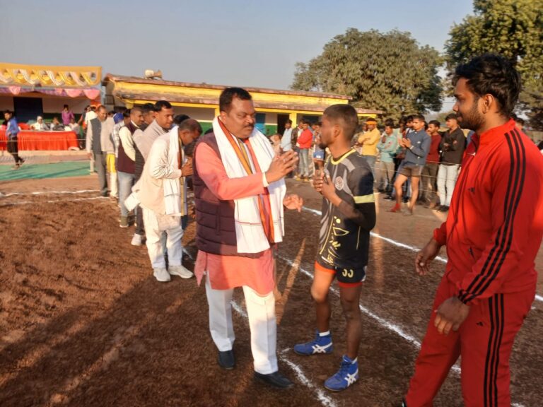 नवानगर की टीम ने उड़ान कबड्डी प्रीमियर लीग का फाइनल जीता.