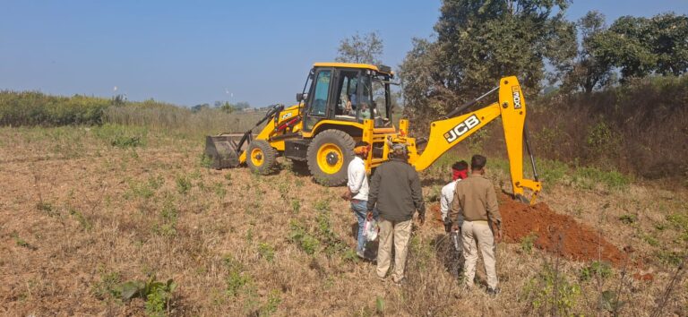 म्योरपुर : वन विभाग की बड़ी कार्रवाई, डड़ीहरा में पांच हेक्टेयर वन भूमि कराई कब्जा मुक्त