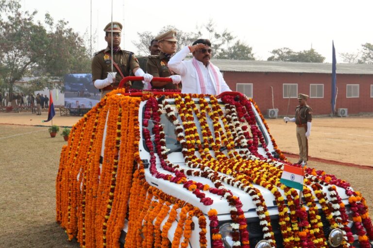 सोनभद्र में गणतंत्र दिवस पर दिखी भारतीय संस्कृति की भव्य झलक, जिलेभर में देशभक्ति का उत्सव.