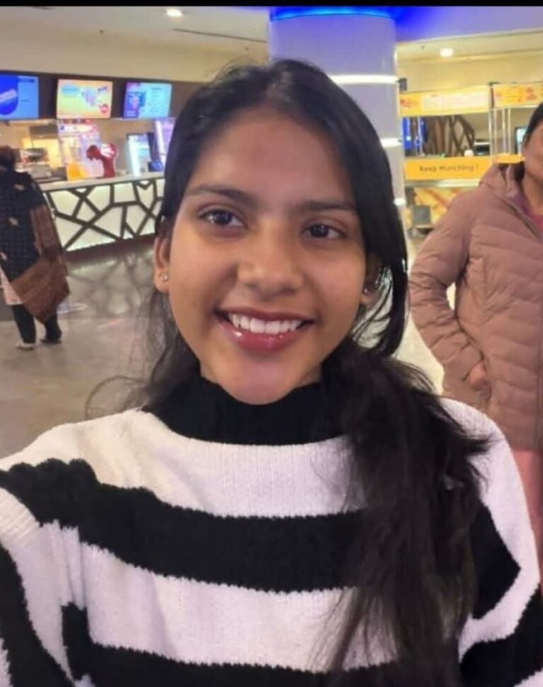 Sonbhadra:छत पर रेलिंग पर बैठकर पढ़ रही छात्रा का बिगड़ा सन्तुलन, गिरने से मौत