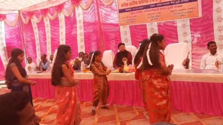 दुद्धी बीआरसी में ब्लॉक स्तरीय संगोष्ठी, ग्राम प्रधानों को शिक्षण योजनाओं पर किया गया जागरूक