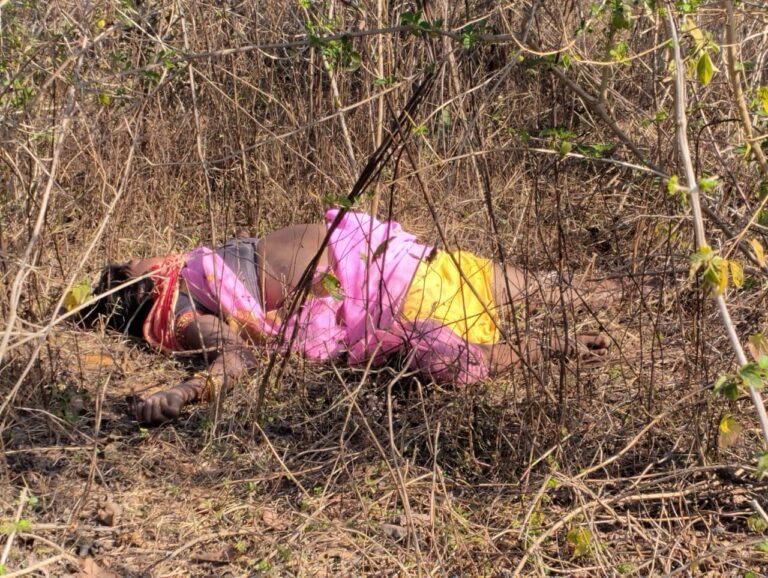 संदिग्ध परिस्थितियों में जंगल में मिला महिला का शव,जांच में जुटी पुलिस