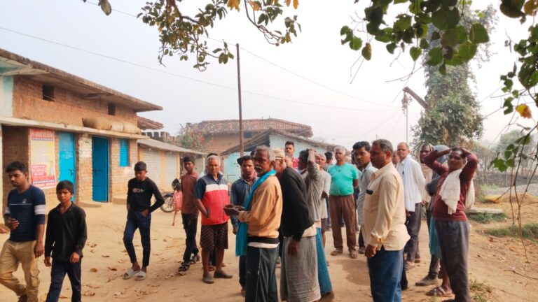 Sonbhadra crime:दिल दहला देने वाली घटना, इकलौते बेटे ने फांसी लगाकर किया आत्महत्या 