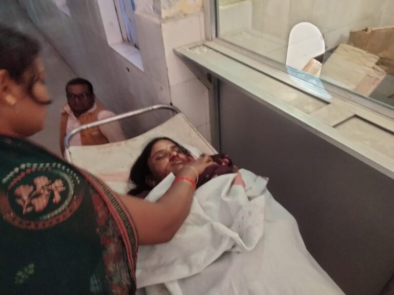 अनियंत्रित मोटरसाइकिल से 36 वर्षीय महिला गिरी मौत, परिवारजनों में कोहराम